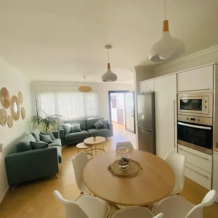 Puerto Del Carmen, Casa Chinijos *